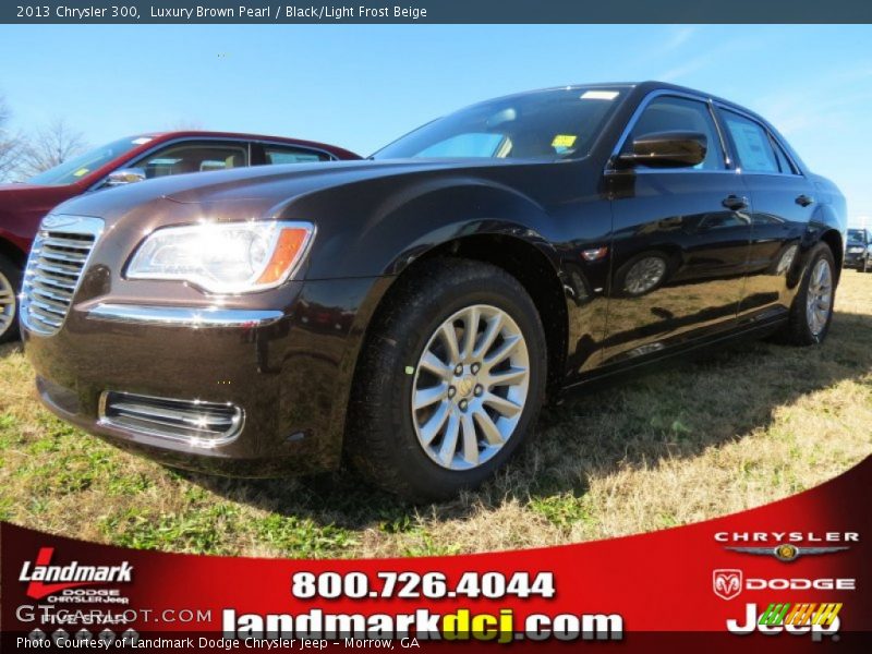 Luxury Brown Pearl / Black/Light Frost Beige 2013 Chrysler 300