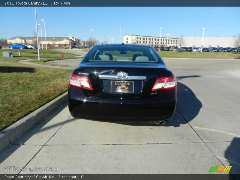 Black / Ash 2011 Toyota Camry XLE