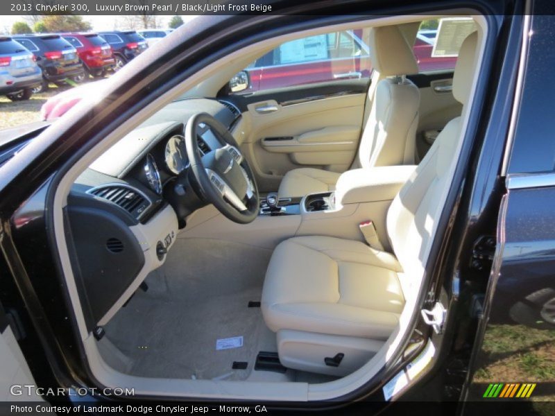 Luxury Brown Pearl / Black/Light Frost Beige 2013 Chrysler 300