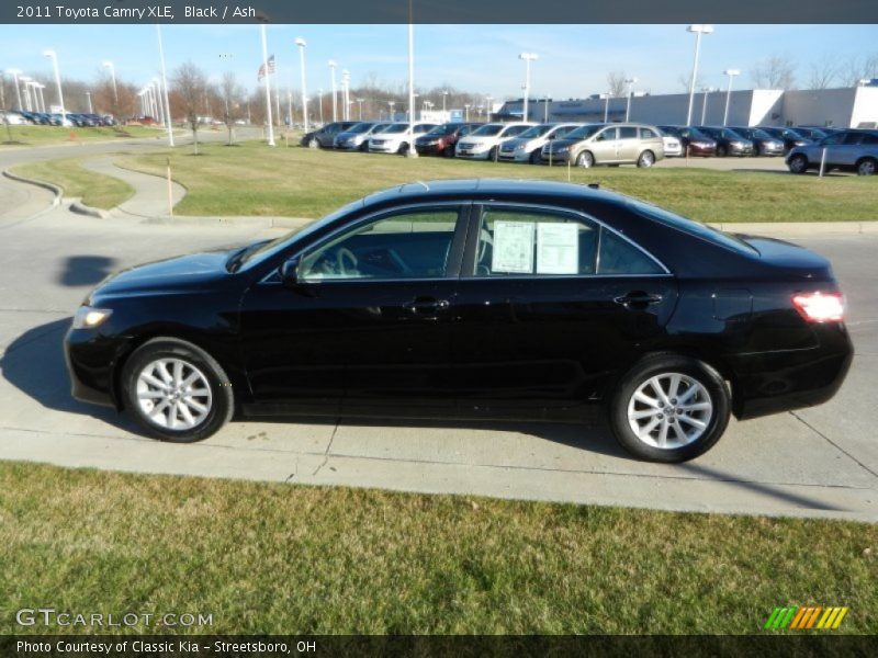 Black / Ash 2011 Toyota Camry XLE