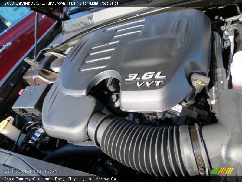 Luxury Brown Pearl / Black/Light Frost Beige 2013 Chrysler 300