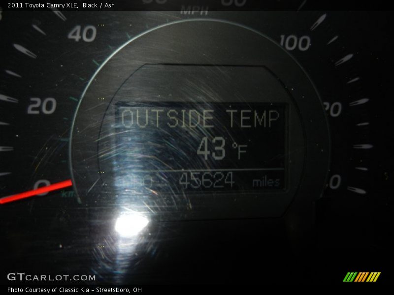 Black / Ash 2011 Toyota Camry XLE