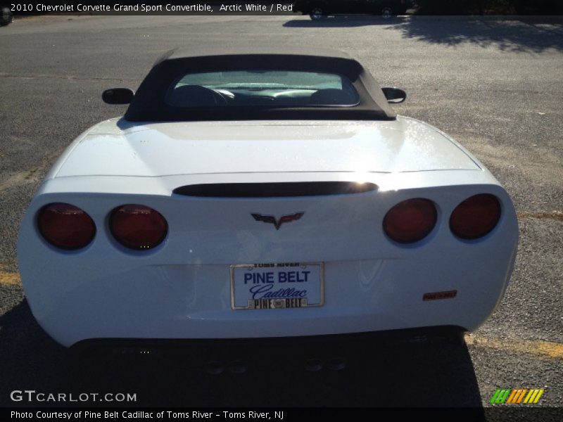 Arctic White / Red 2010 Chevrolet Corvette Grand Sport Convertible
