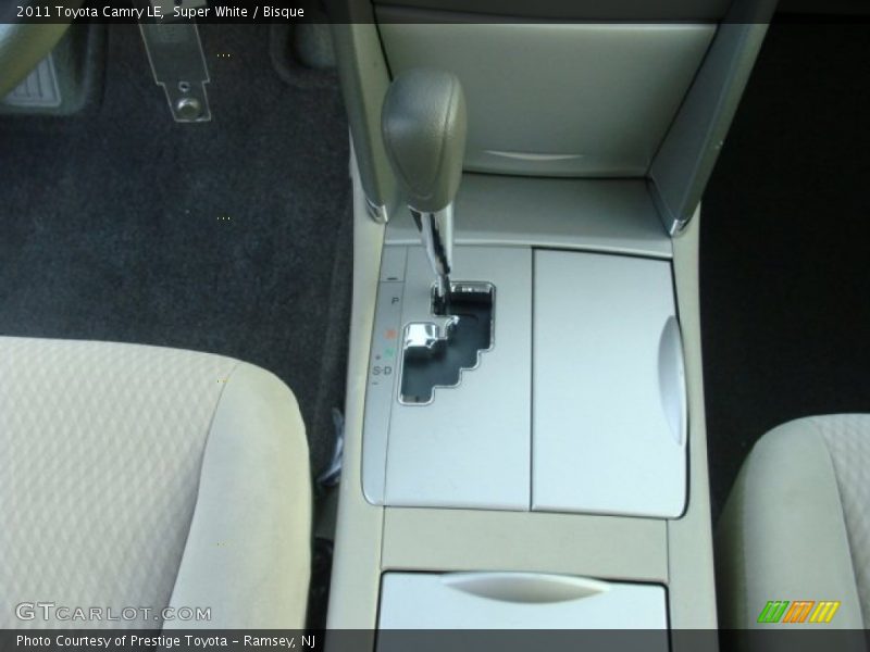 Super White / Bisque 2011 Toyota Camry LE