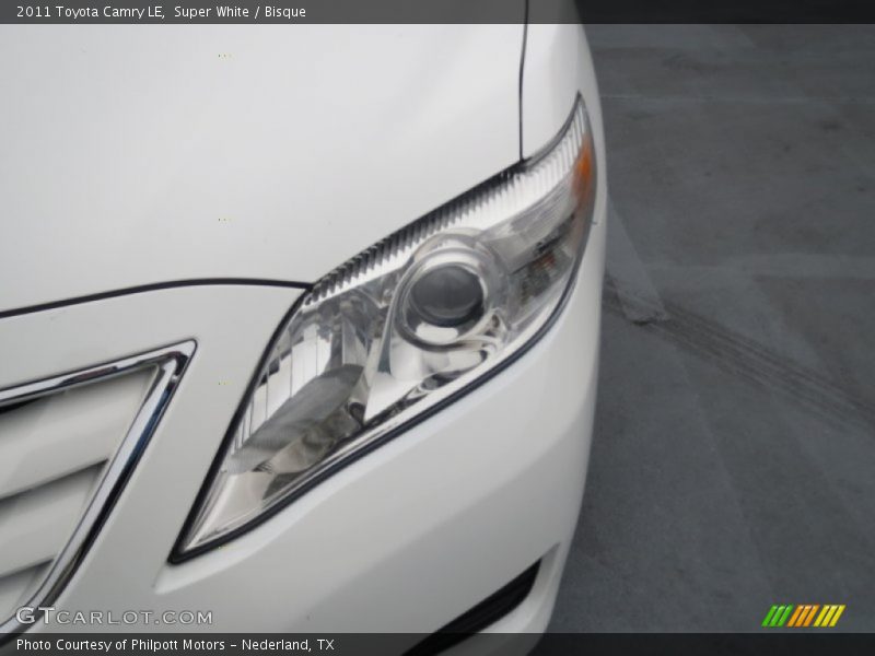 Super White / Bisque 2011 Toyota Camry LE