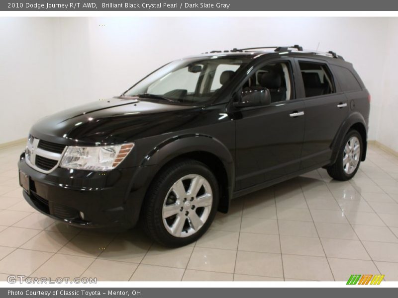 Front 3/4 View of 2010 Journey R/T AWD