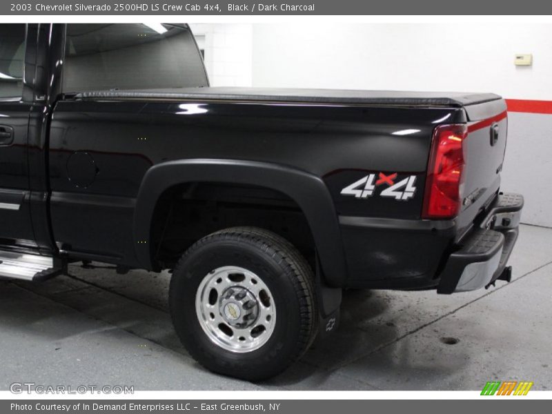 Black / Dark Charcoal 2003 Chevrolet Silverado 2500HD LS Crew Cab 4x4