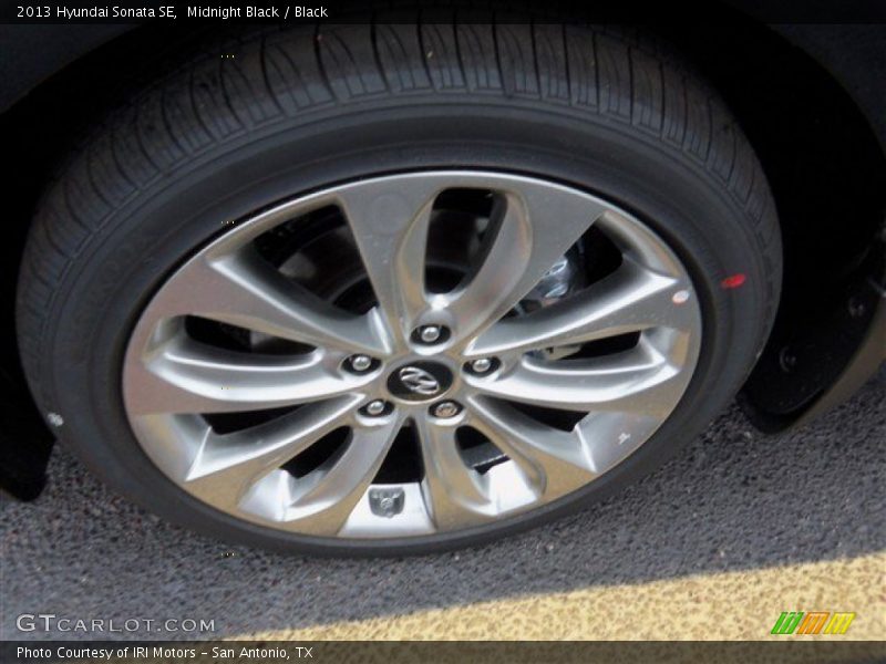 Midnight Black / Black 2013 Hyundai Sonata SE