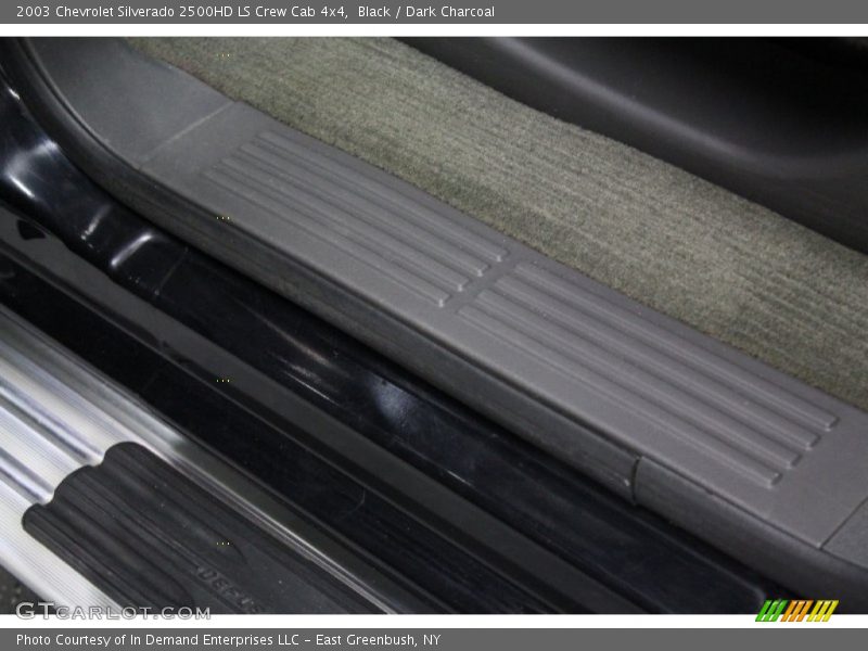 Black / Dark Charcoal 2003 Chevrolet Silverado 2500HD LS Crew Cab 4x4