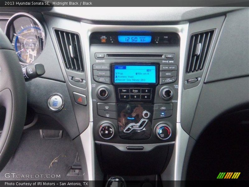 Midnight Black / Black 2013 Hyundai Sonata SE