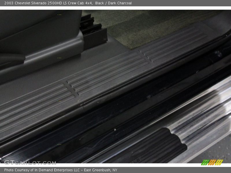 Black / Dark Charcoal 2003 Chevrolet Silverado 2500HD LS Crew Cab 4x4