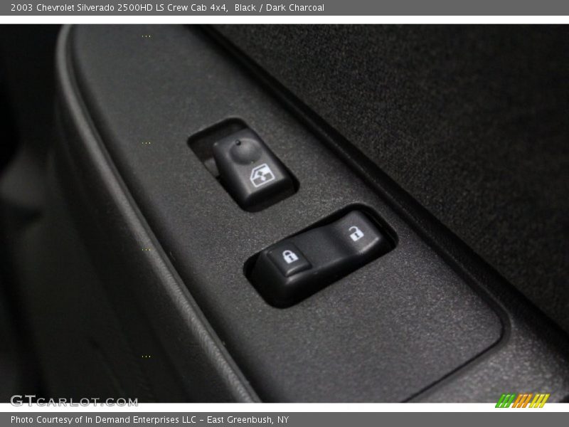 Black / Dark Charcoal 2003 Chevrolet Silverado 2500HD LS Crew Cab 4x4