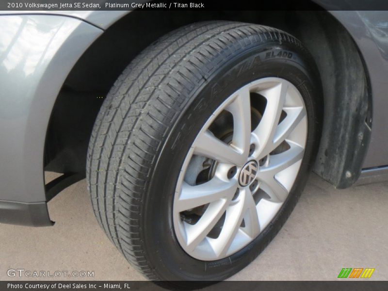 Platinum Grey Metallic / Titan Black 2010 Volkswagen Jetta SE Sedan