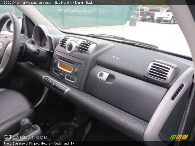 Dashboard of 2009 fortwo passion coupe