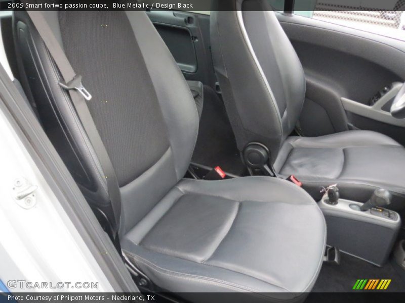 Front Seat of 2009 fortwo passion coupe