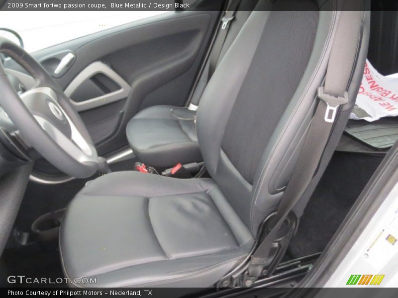 Front Seat of 2009 fortwo passion coupe