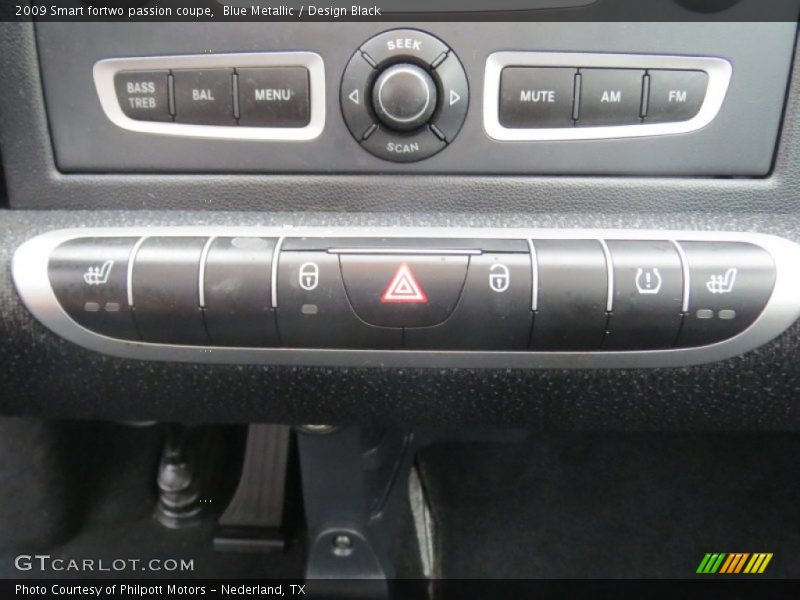 Controls of 2009 fortwo passion coupe