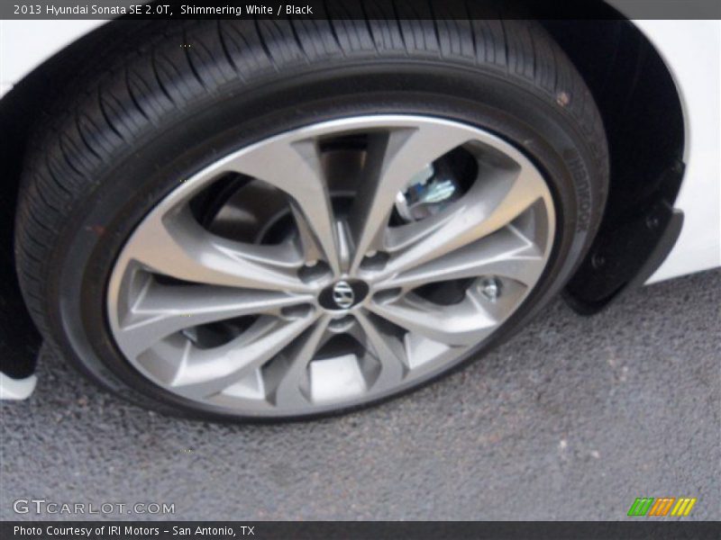 Shimmering White / Black 2013 Hyundai Sonata SE 2.0T