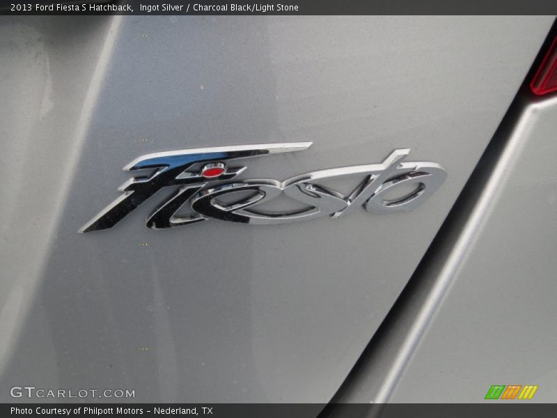 Ingot Silver / Charcoal Black/Light Stone 2013 Ford Fiesta S Hatchback