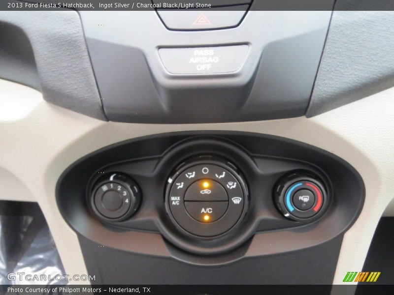 Ingot Silver / Charcoal Black/Light Stone 2013 Ford Fiesta S Hatchback