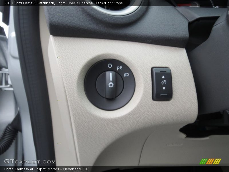 Ingot Silver / Charcoal Black/Light Stone 2013 Ford Fiesta S Hatchback