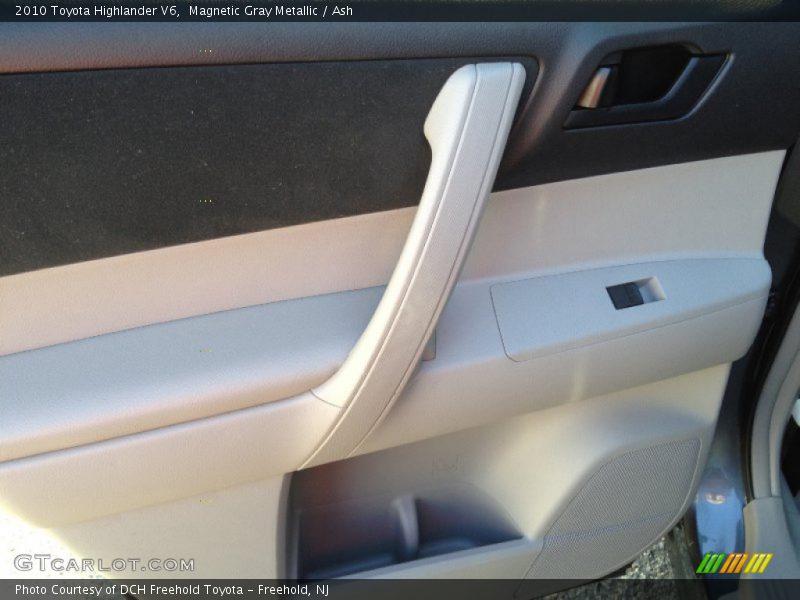 Magnetic Gray Metallic / Ash 2010 Toyota Highlander V6
