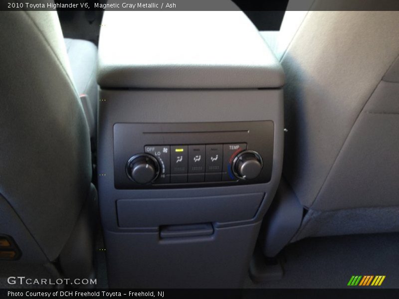 Magnetic Gray Metallic / Ash 2010 Toyota Highlander V6