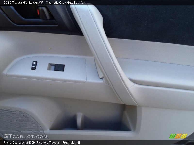 Magnetic Gray Metallic / Ash 2010 Toyota Highlander V6