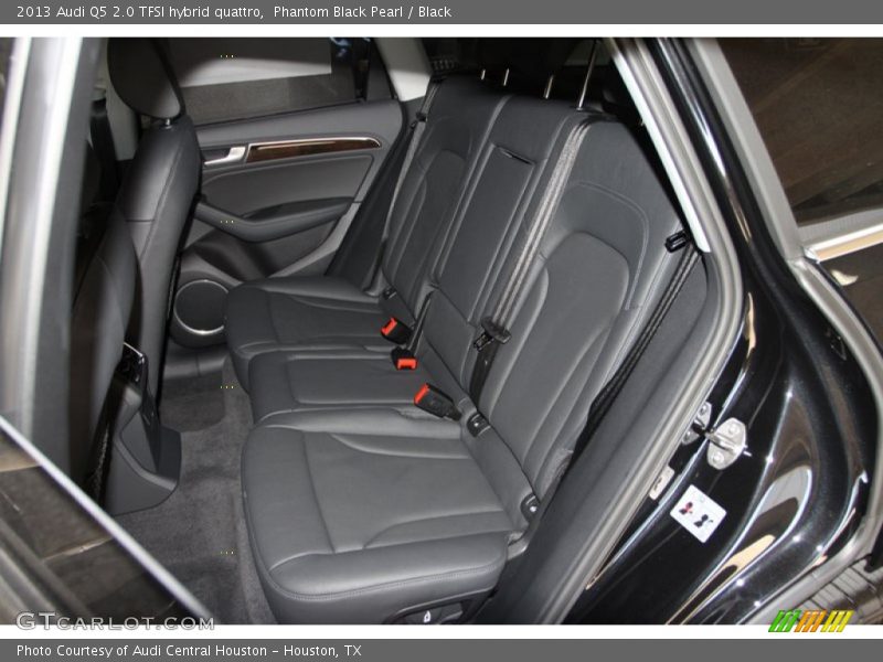 Rear Seat of 2013 Q5 2.0 TFSI hybrid quattro