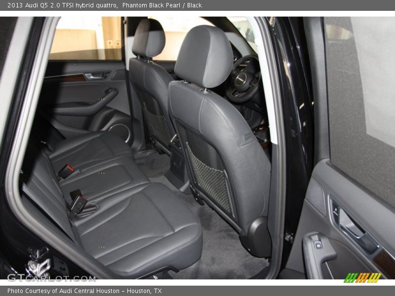 Rear Seat of 2013 Q5 2.0 TFSI hybrid quattro