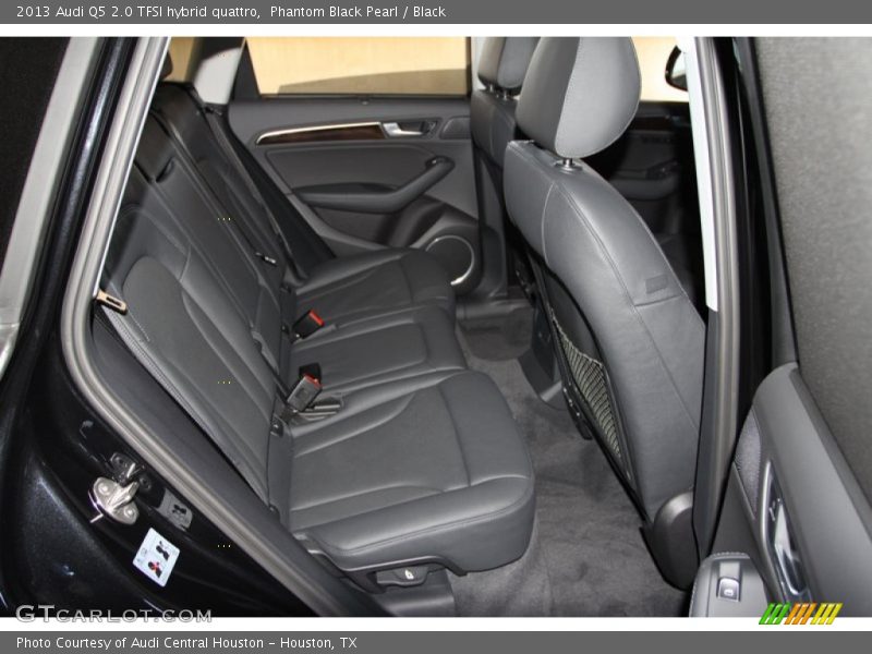 Rear Seat of 2013 Q5 2.0 TFSI hybrid quattro