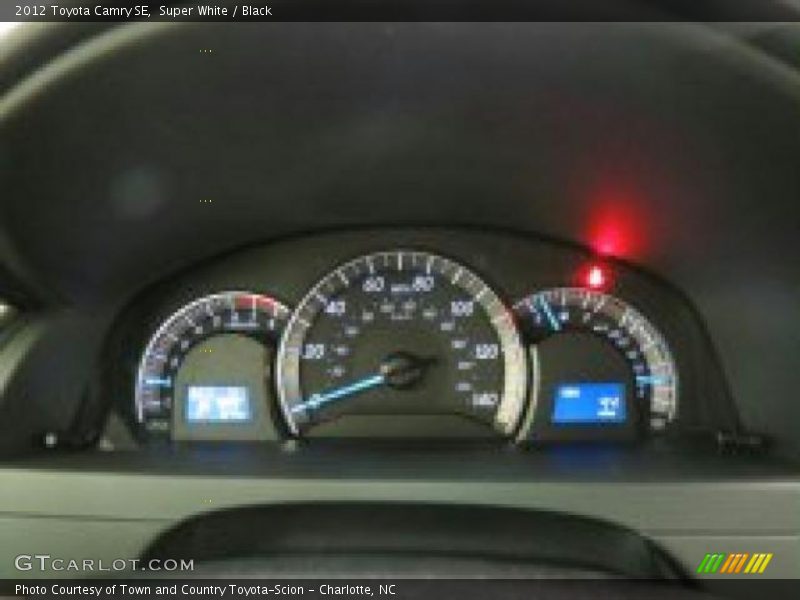 Super White / Black 2012 Toyota Camry SE