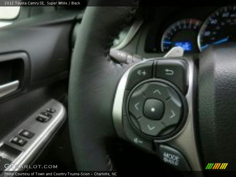 Super White / Black 2012 Toyota Camry SE