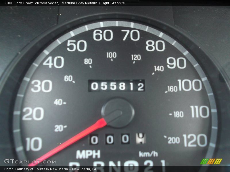 Medium Grey Metallic / Light Graphite 2000 Ford Crown Victoria Sedan