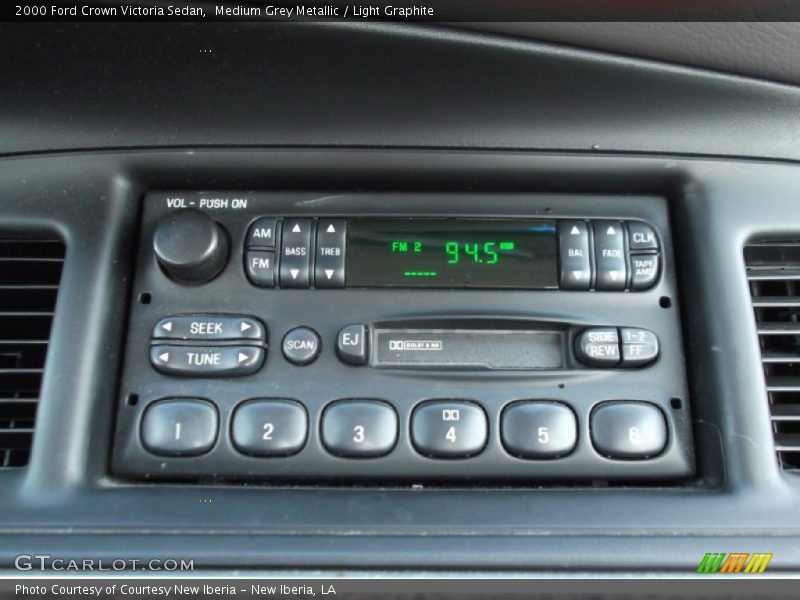 Audio System of 2000 Crown Victoria Sedan