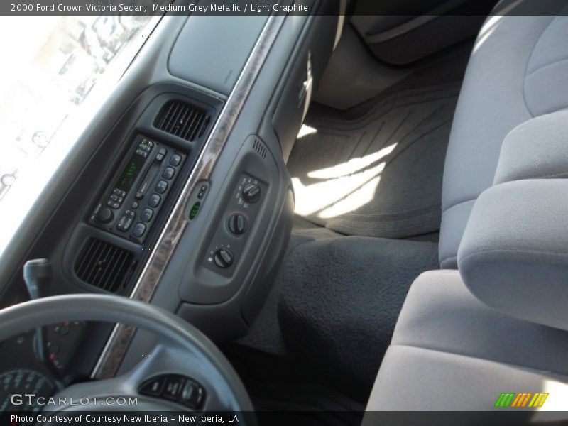 Medium Grey Metallic / Light Graphite 2000 Ford Crown Victoria Sedan