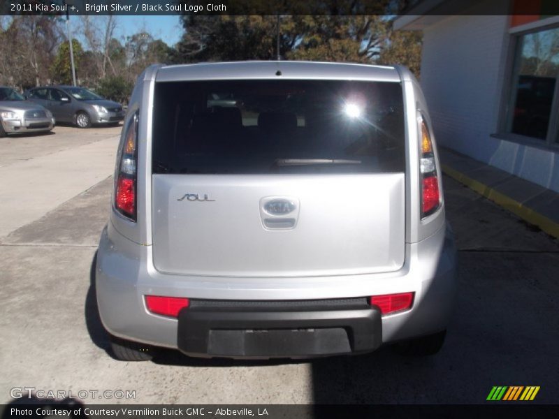 Bright Silver / Black Soul Logo Cloth 2011 Kia Soul +