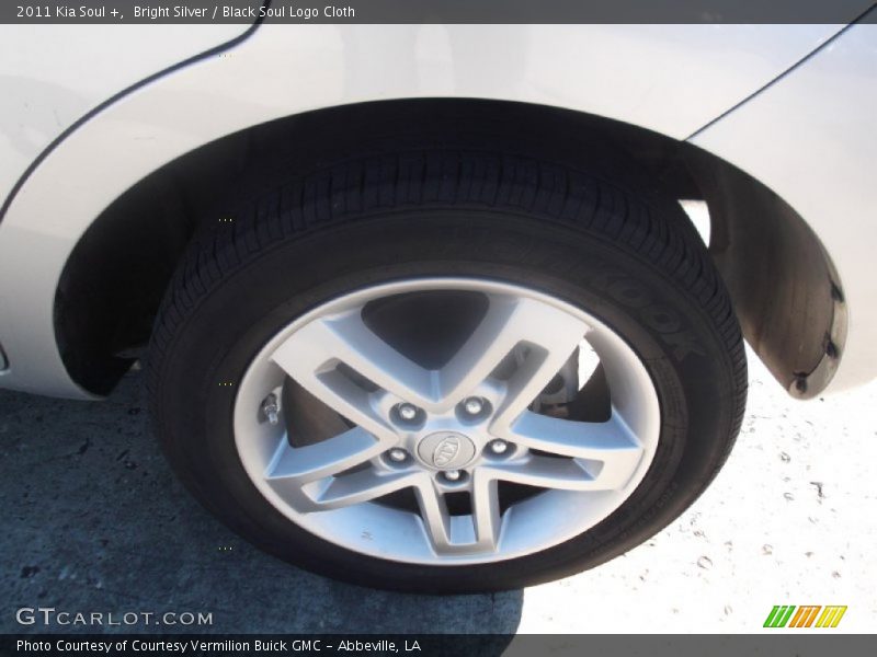 Bright Silver / Black Soul Logo Cloth 2011 Kia Soul +