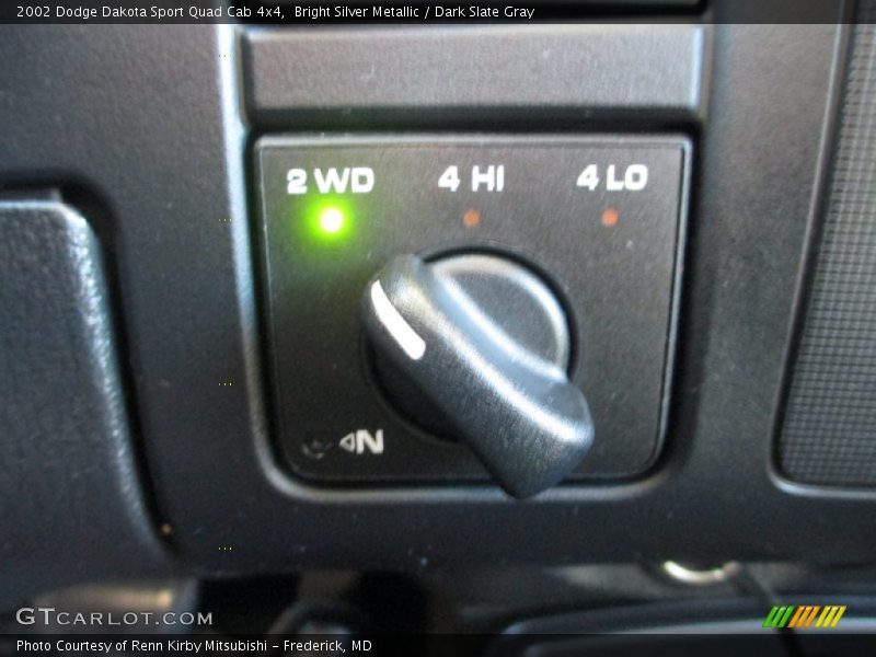 Bright Silver Metallic / Dark Slate Gray 2002 Dodge Dakota Sport Quad Cab 4x4