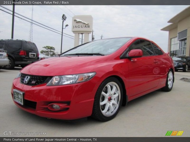 Front 3/4 View of 2011 Civic Si Coupe