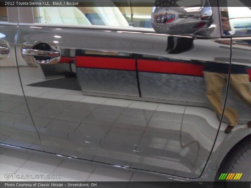 Black / Bisque 2012 Toyota Sienna XLE