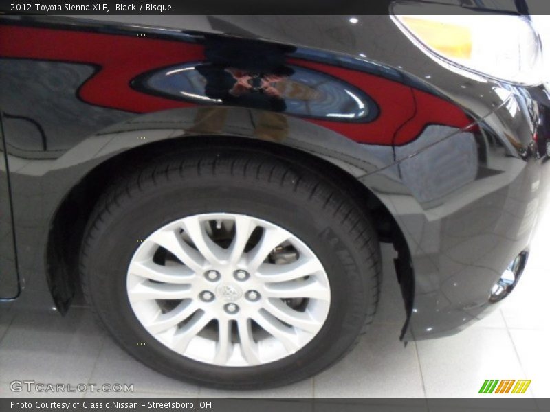Black / Bisque 2012 Toyota Sienna XLE