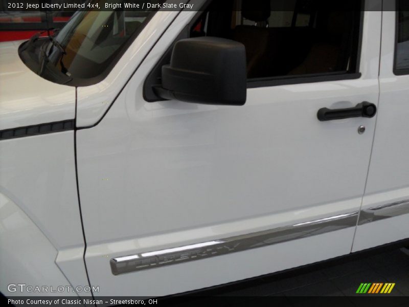 Bright White / Dark Slate Gray 2012 Jeep Liberty Limited 4x4