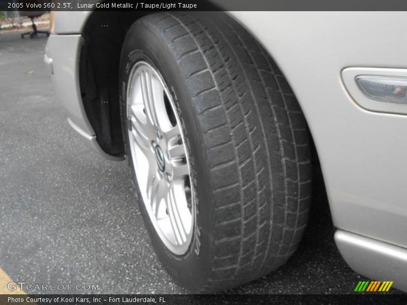 Lunar Gold Metallic / Taupe/Light Taupe 2005 Volvo S60 2.5T