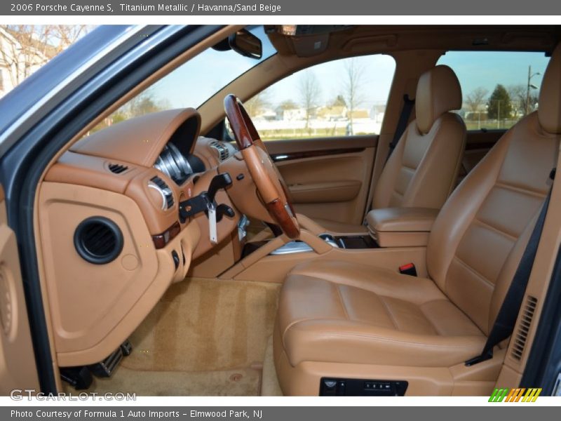 Front Seat of 2006 Cayenne S