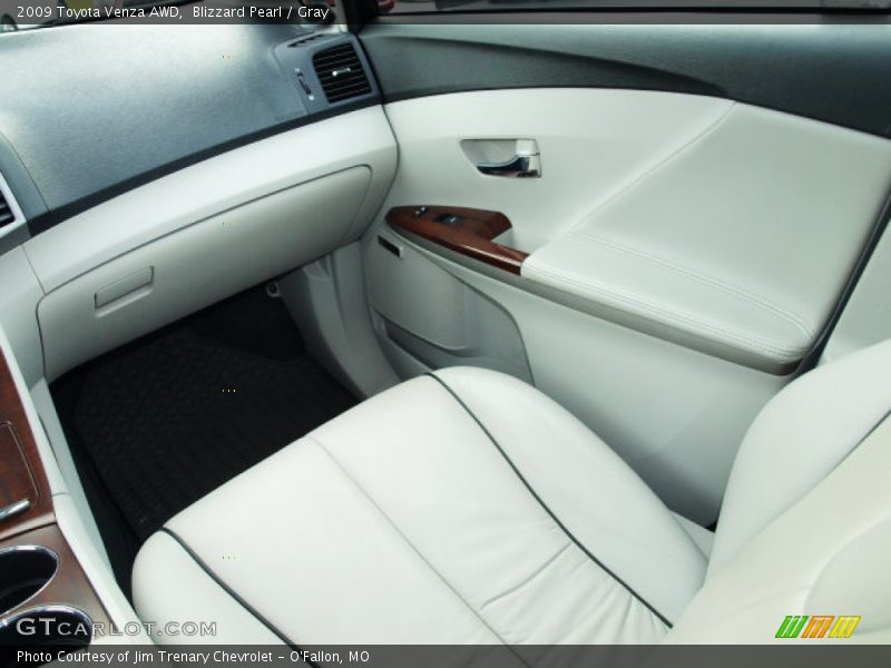 Blizzard Pearl / Gray 2009 Toyota Venza AWD