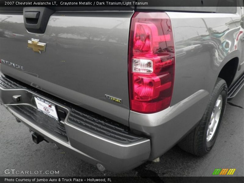 Graystone Metallic / Dark Titanium/Light Titanium 2007 Chevrolet Avalanche LT