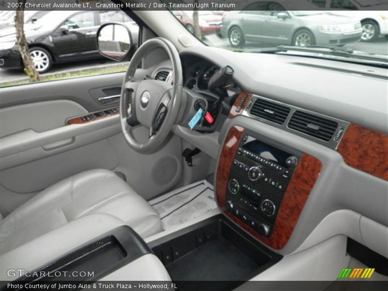 Graystone Metallic / Dark Titanium/Light Titanium 2007 Chevrolet Avalanche LT