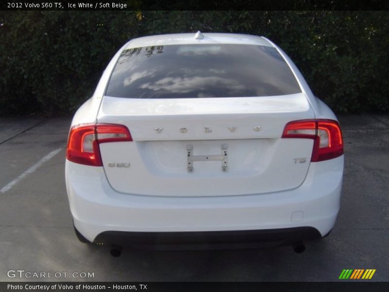 Ice White / Soft Beige 2012 Volvo S60 T5