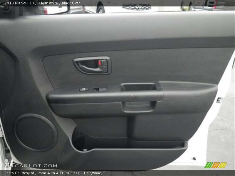 Clear White / Black Cloth 2010 Kia Soul 1.6